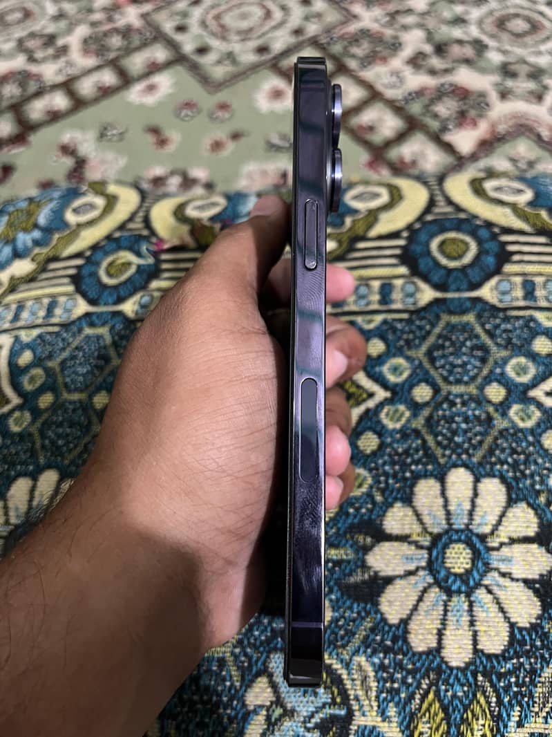 Apple iPhone 14 Pro Max 1