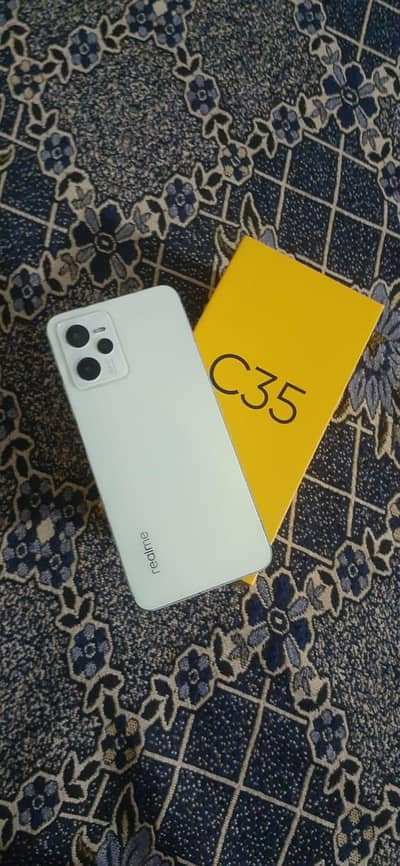Realme C35