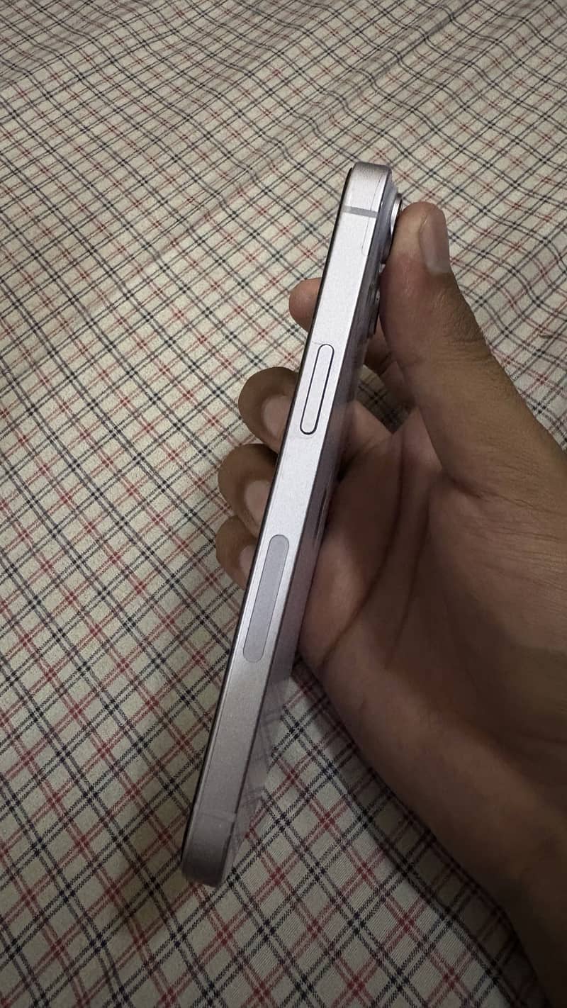 Apple iPhone 14 3