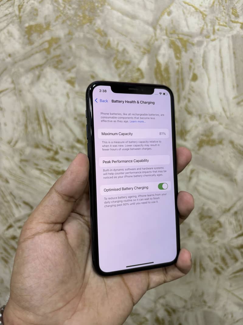 Apple iPhone 11 Pro 4