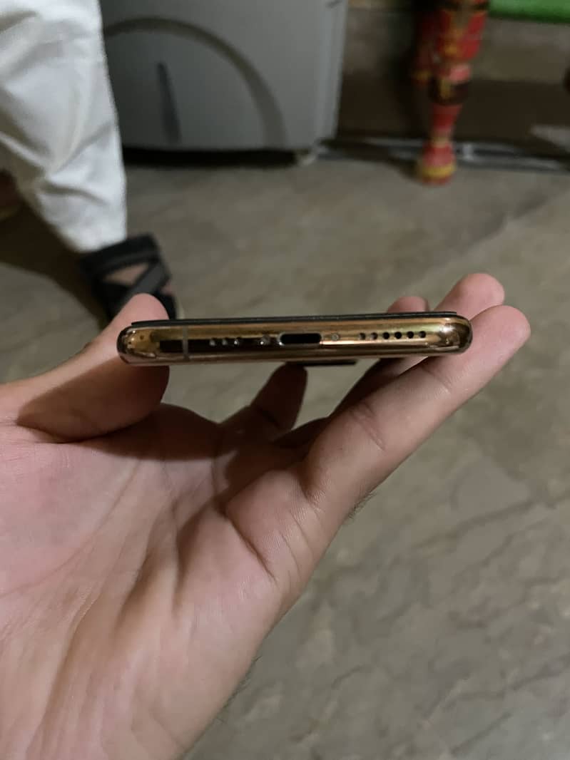 Apple iPhone 11 Pro 1