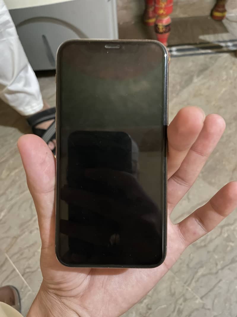 Apple iPhone 11 Pro 4