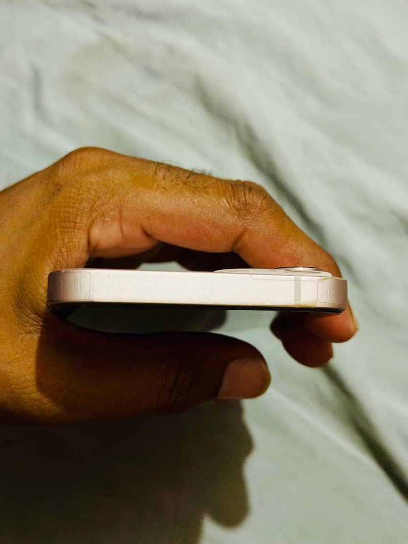 Apple iPhone 13 3