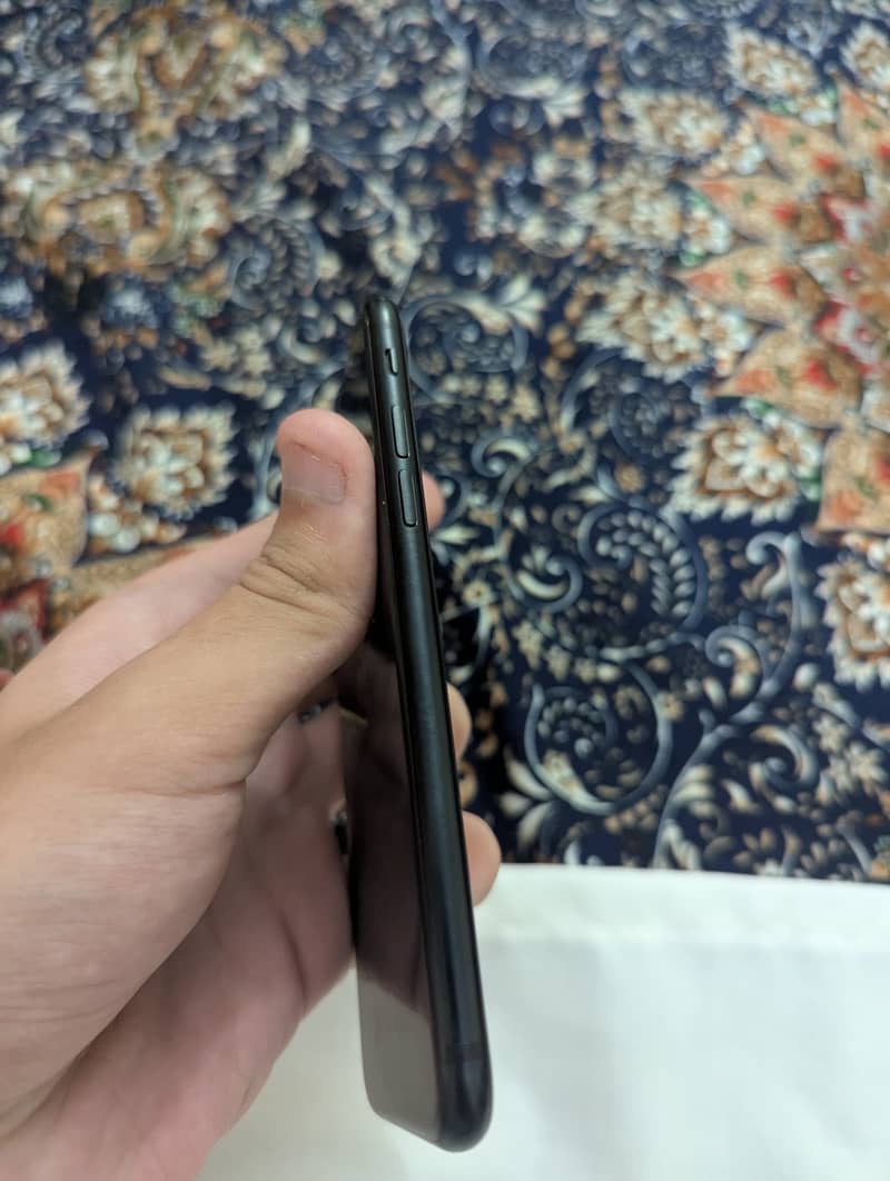 Apple iPhone SE 6