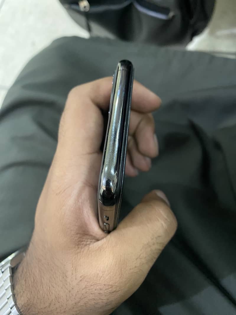 Apple iPhone 11 Pro Max 0