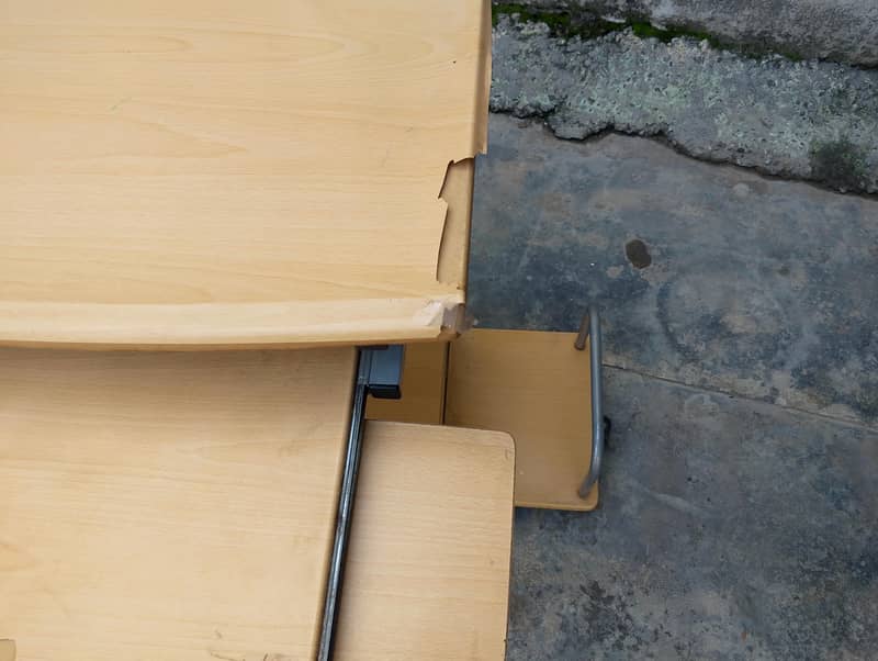 Computer table 1