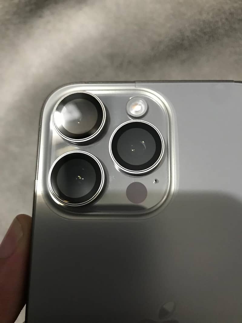 Apple iPhone 15 Pro Max 6