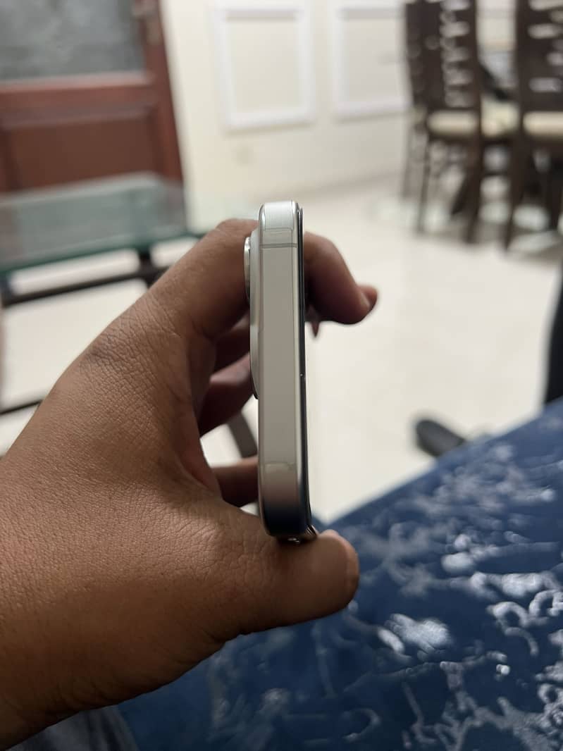 Apple iPhone 15 Pro 1