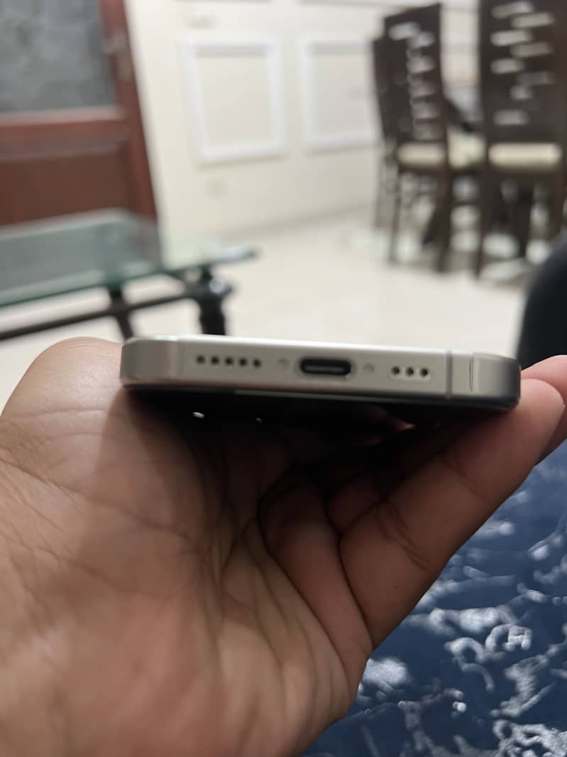 Apple iPhone 15 Pro 2