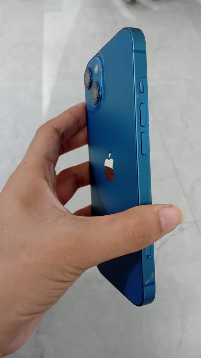 Apple iPhone 13 4