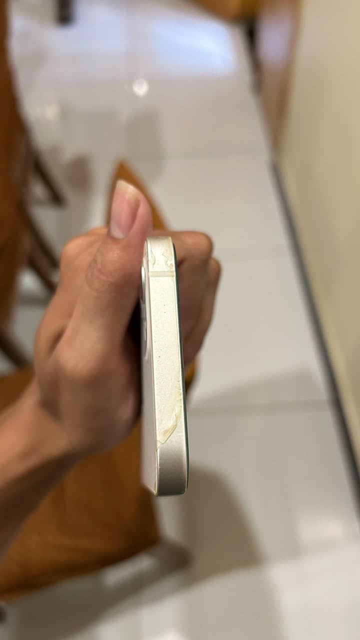 Apple iPhone 12 4
