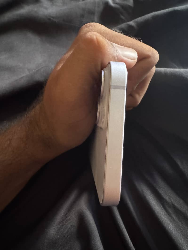 Apple iPhone 14 3