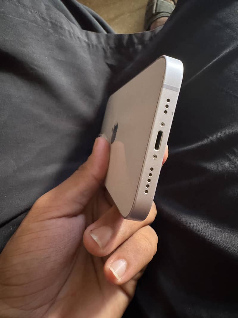 Apple iPhone 14 4