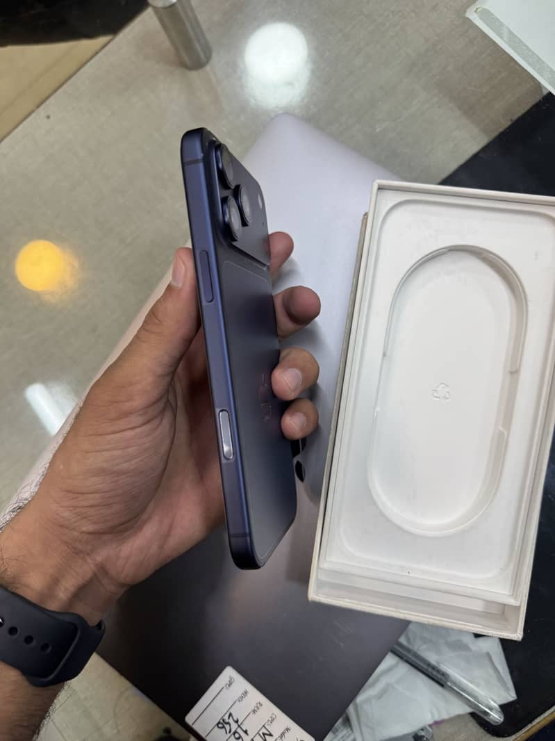 Apple iPhone 17 Pro Max 6