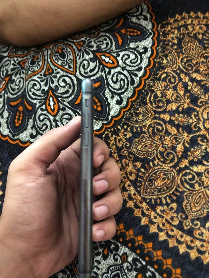 Apple iPhone 11 5