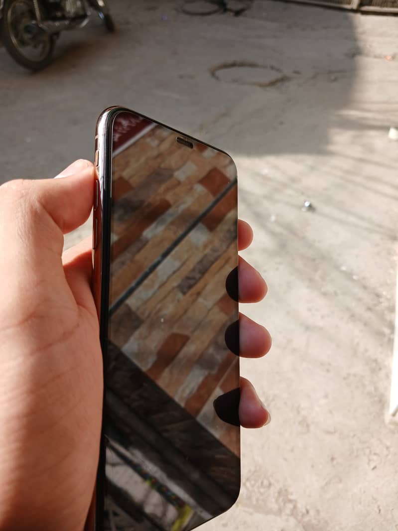 iPhone XS Max 1
