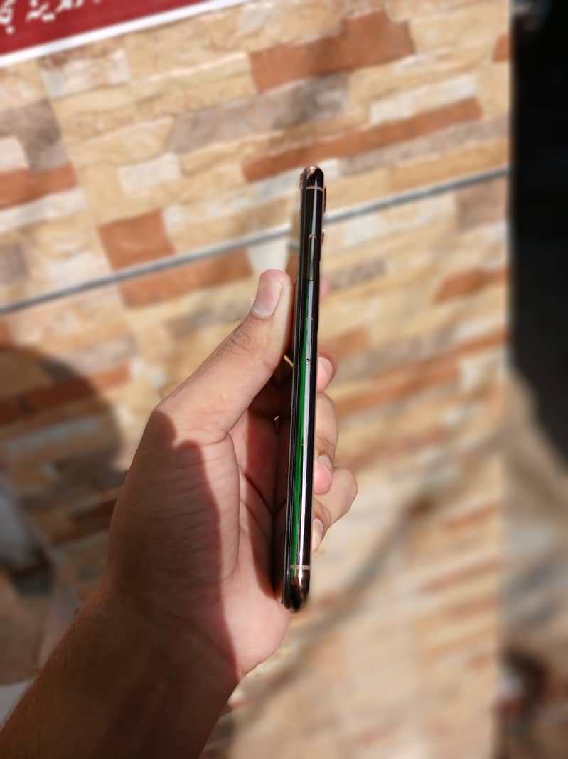 iPhone XS Max 3