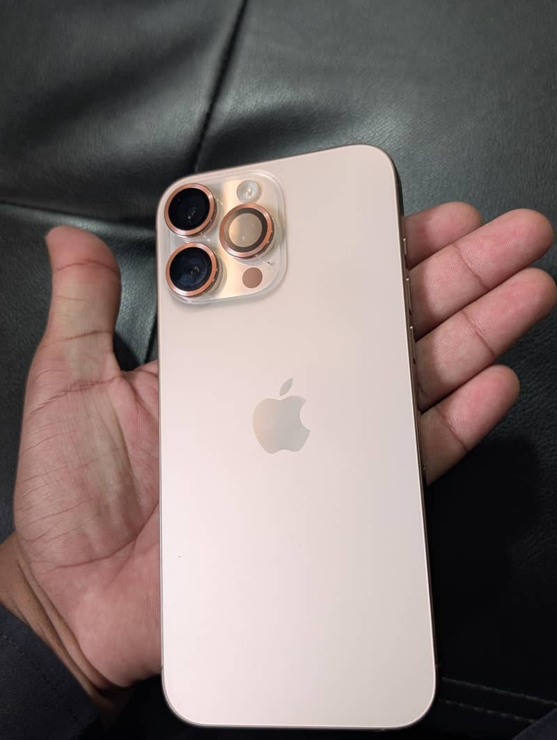 Apple iPhone 16 Pro Max 0