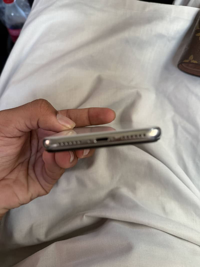 Apple iPhone X 2