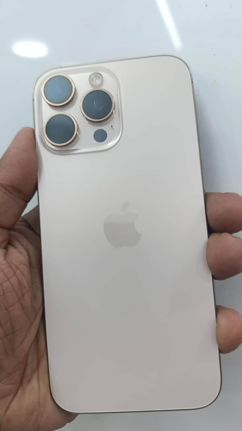 Apple iPhone 16 Pro Max 3
