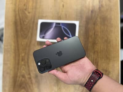iPhone 16pro max 256gb factory unlock sim working.