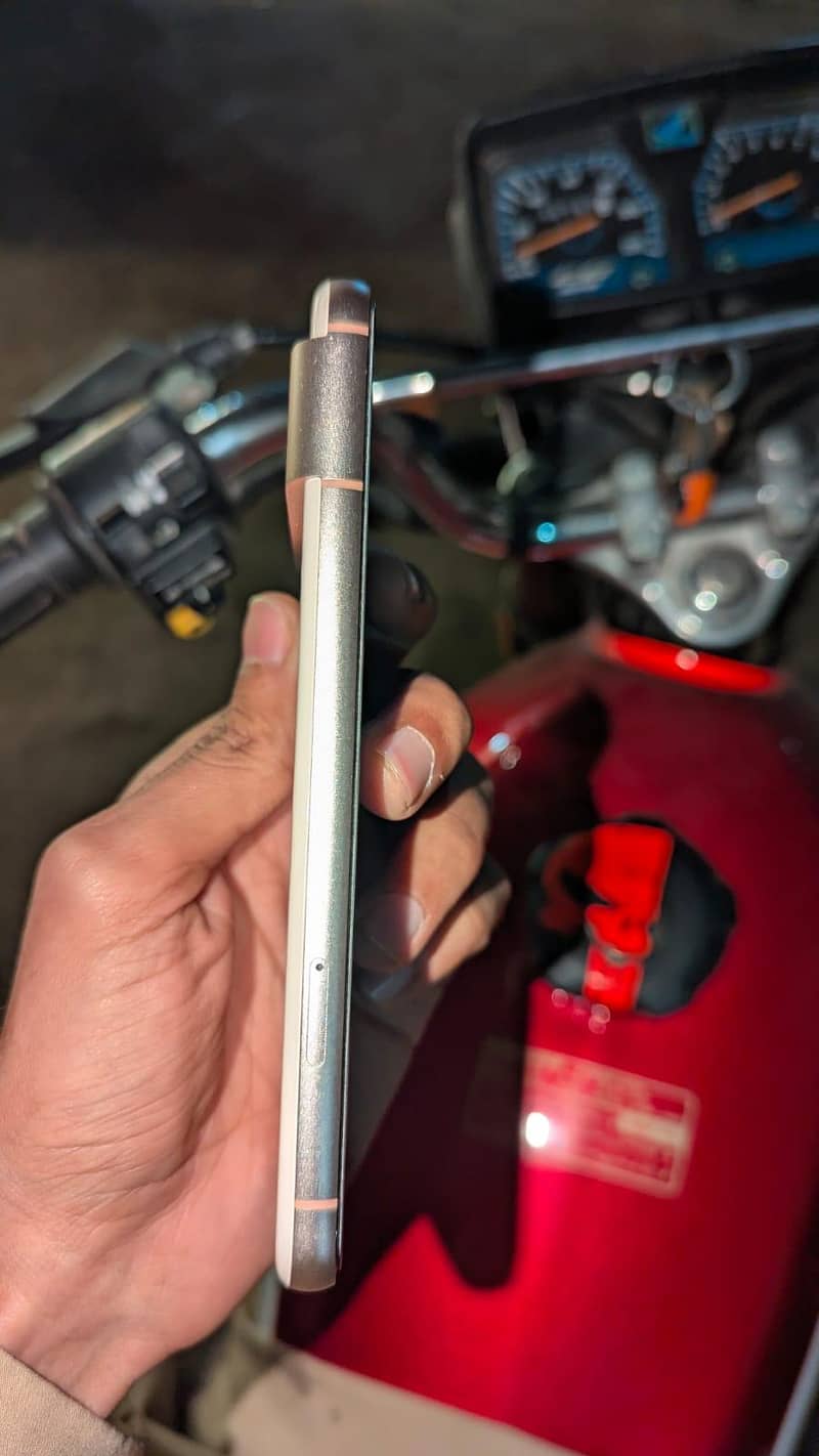 Google Pixel 8 1