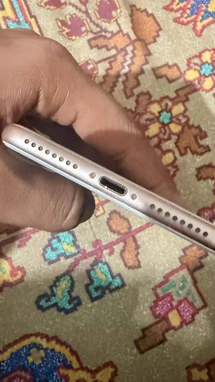 Apple iPhone 8 Plus 2
