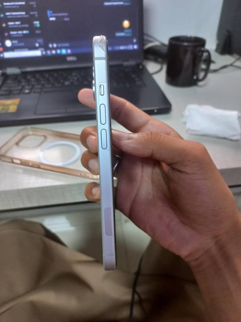 Apple iPhone 15 2