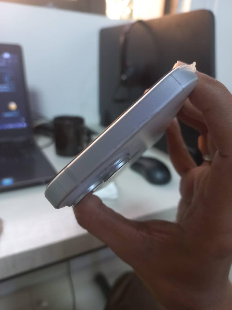 Apple iPhone 15 3