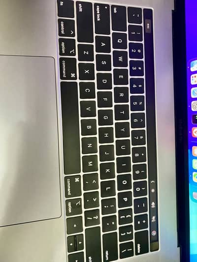 MacBook Pro 2019 i9 32GB RAM 512GB SSD 4GB Graphics