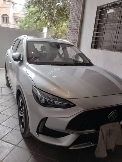 MG HS 2025