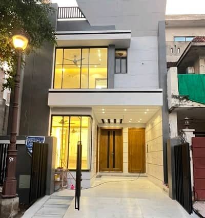 5 Marla House In Central Lake City - Sector M7 - Block B For Sale