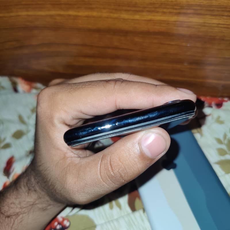 Apple iPhone X 3