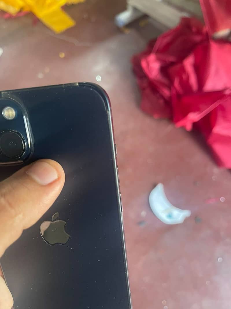Apple iPhone 13 2