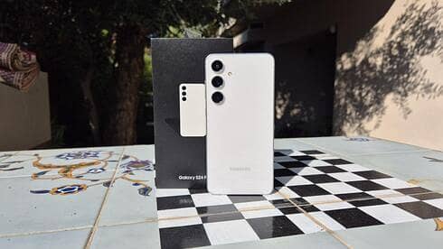 Samsung Galaxy S24 FE in White Color
