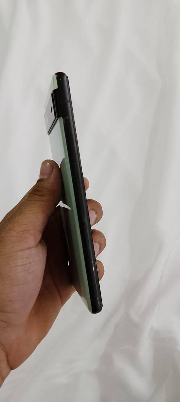 Google Pixel 6a 1