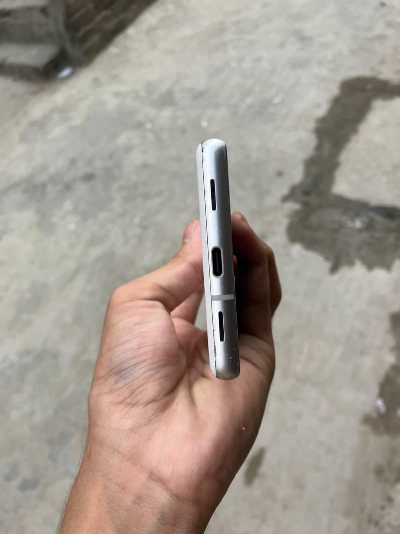 Google Pixel 7a 2