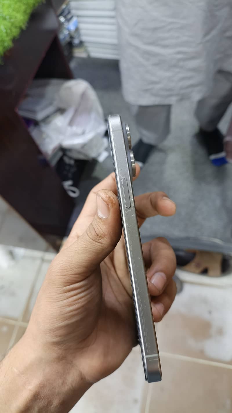 Apple iPhone 15 Pro Max 1