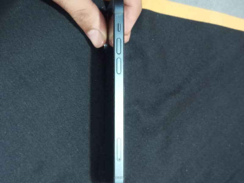 Apple iPhone 12 7