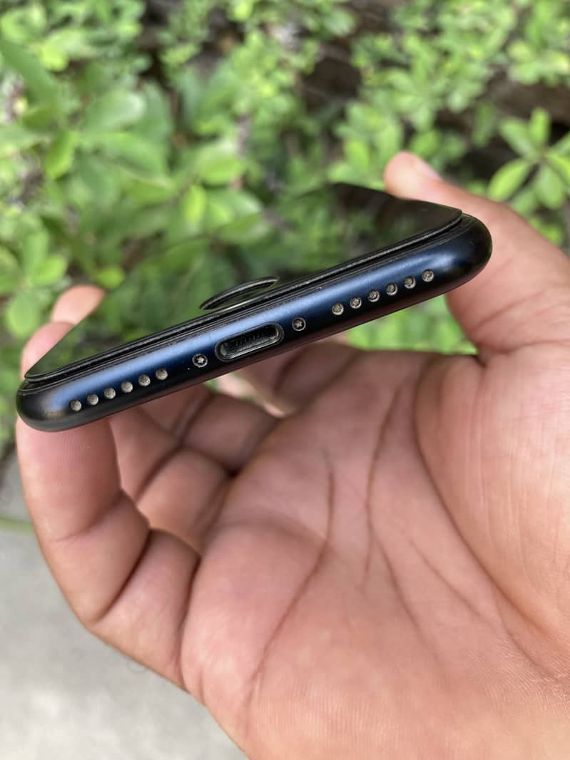 Apple iPhone SE 3rd Generation 3