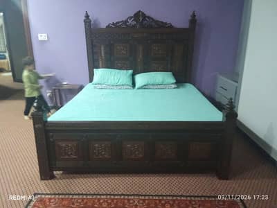 King size bed
