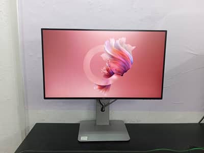 Dell Ultra Sharp U2518D 25-Inchs QHD 2K IPS HDR-10 Monitor