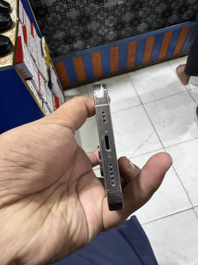 Apple iPhone 14 Pro 3