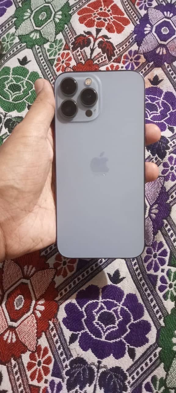 Apple iPhone 13 Pro Max 4