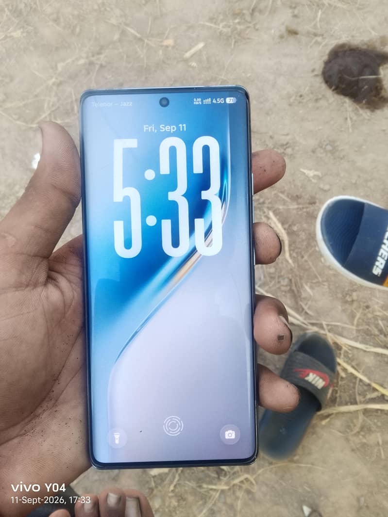 Tecno CAMON 40 Pro 1