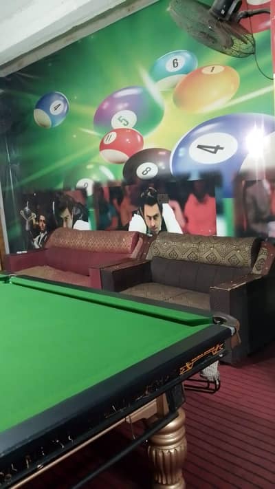 snoker club 2 table and handball game