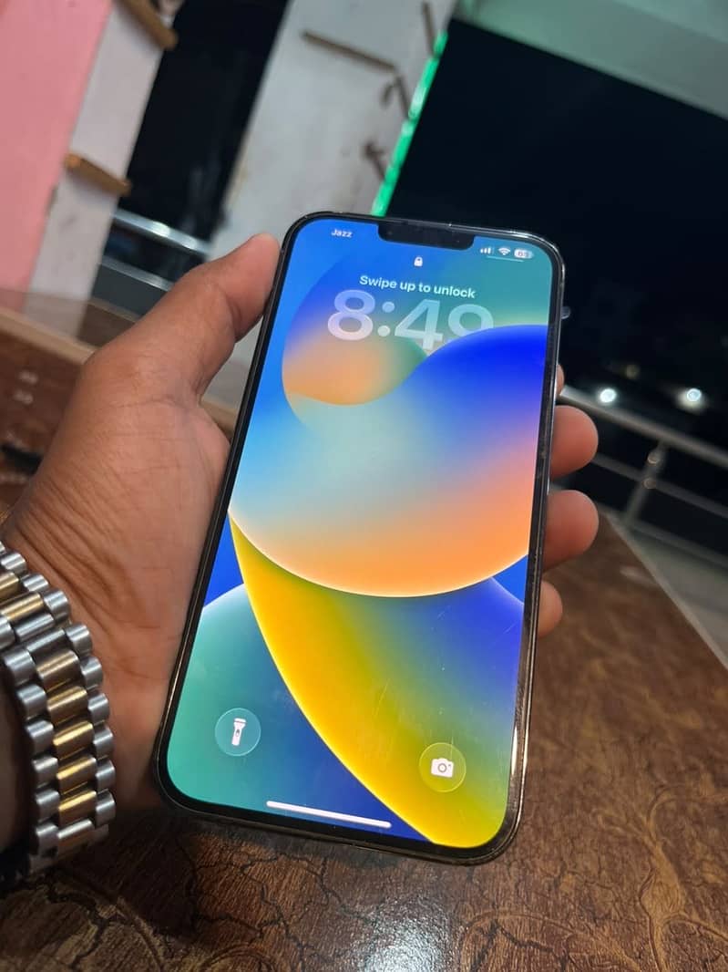 Apple iPhone 13 Pro Max 4