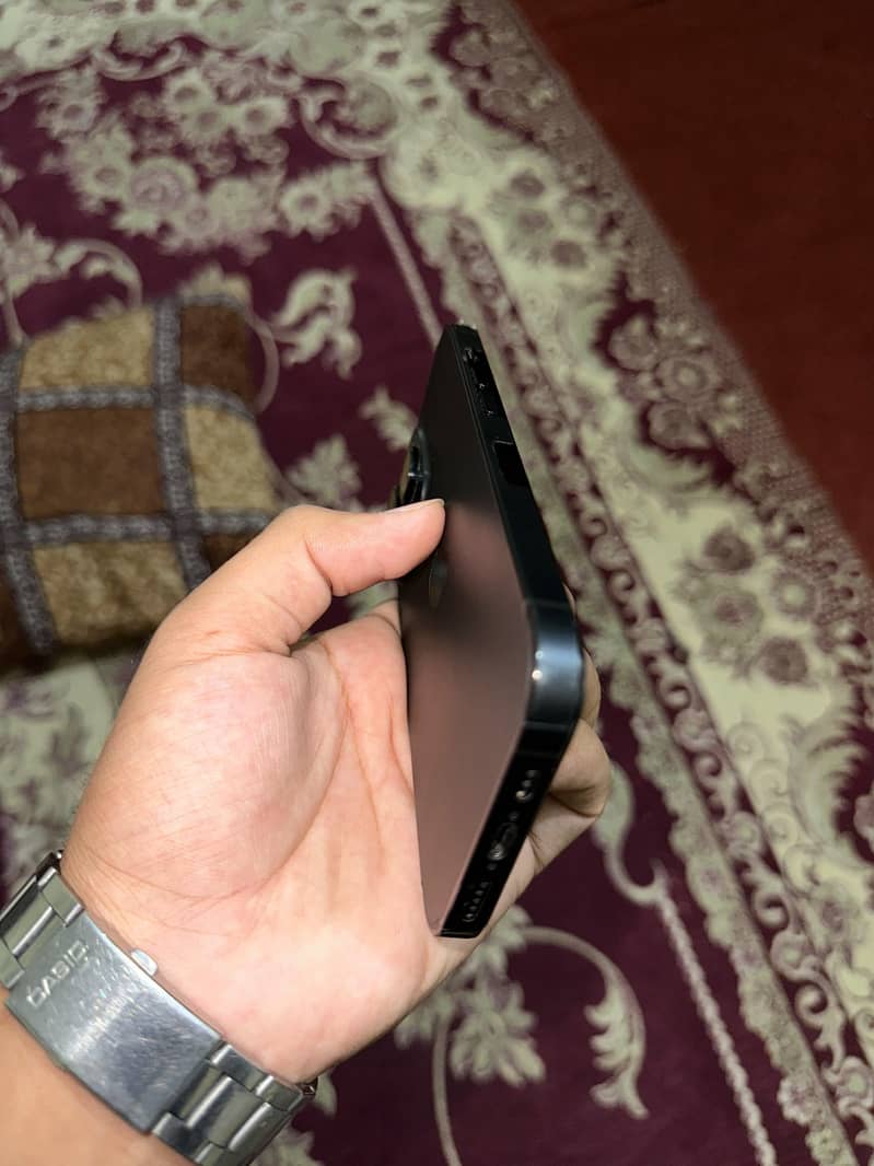 Apple iPhone 14 Pro 1