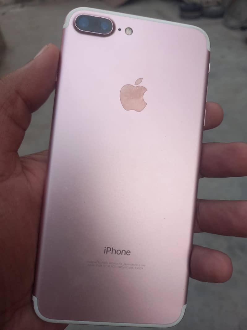 Apple iPhone 7 Plus 1