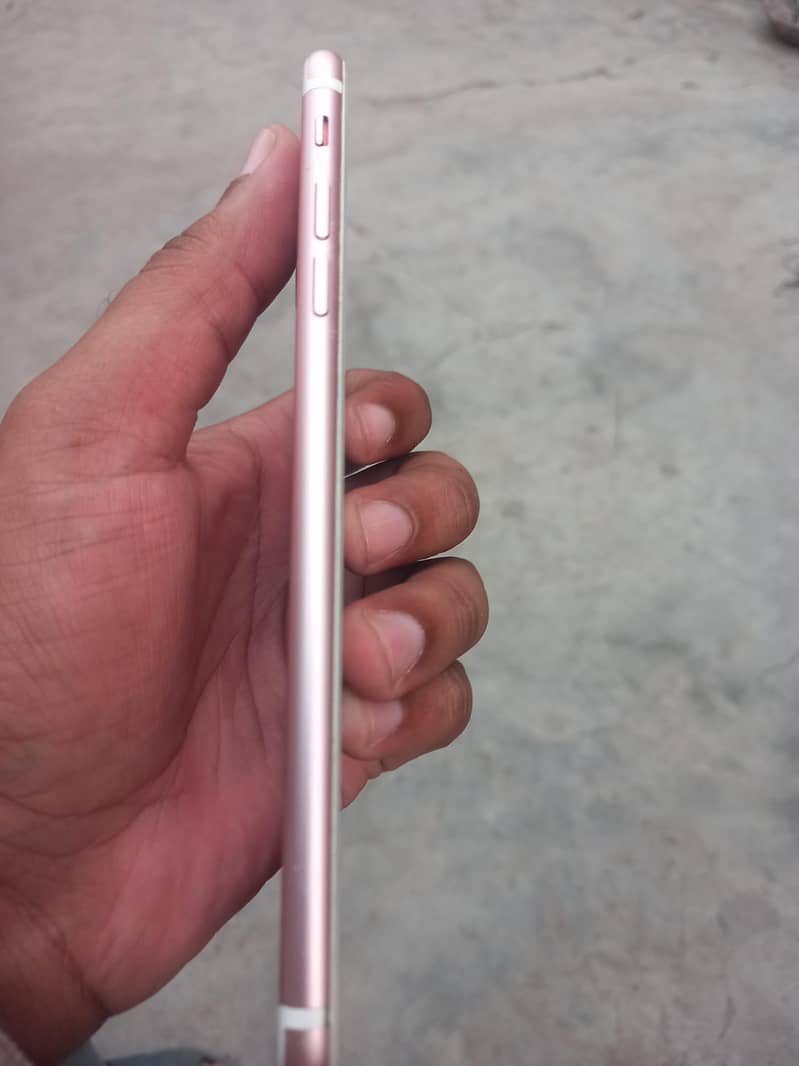 Apple iPhone 7 Plus 4